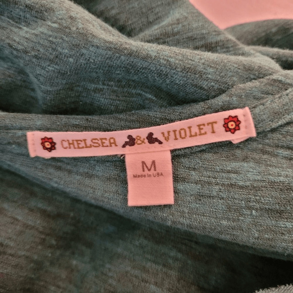 Chelsea & Violet Green Owl Foil Print Tee Medium (2597) - Picture 4 of 6